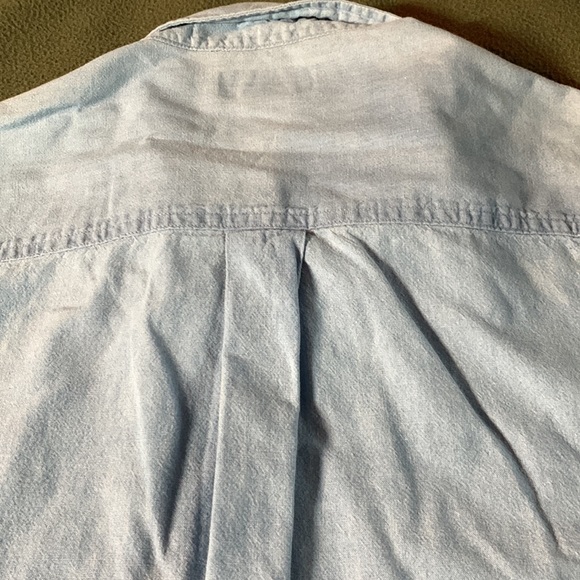 Men’s Carhartt blue, short sleeve, button up shirt.  Pockets on chest.  Size L. - Picture 7 of 8